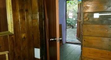 Фото номера Cемейный номер с отдельной ванной комнатой Гостиница Economy Hotel Lastochka г. Партенит 6