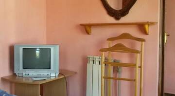Фото номера Бюджетный двухместный номер с 2 отдельными кроватями Гостиница Economy Hotel Lastochka г. Партенит 2