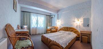 Фото номера Трехместный номер Гостиница Санрайз г. Партенит 2